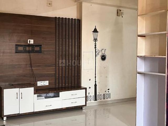 2 BHK Apartment in Jagatpur for rent Ahmedabad. The reference number is 20123008