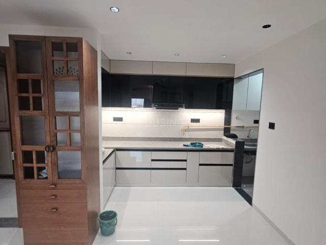 2 BHK Apartment in Jagatpur for rent Ahmedabad. The reference number is 20418076