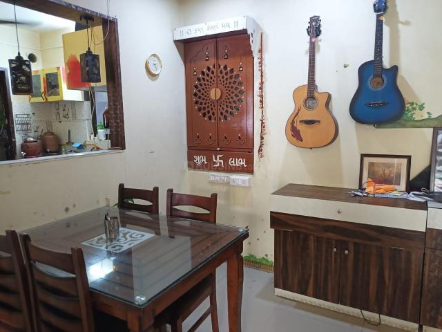 2 BHK Apartment in Jagatpur for rent Ahmedabad. The reference number is 20424739