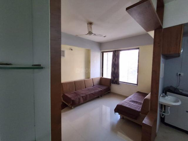 2 BHK Apartment in Jagatpur for rent Ahmedabad. The reference number is 20957677