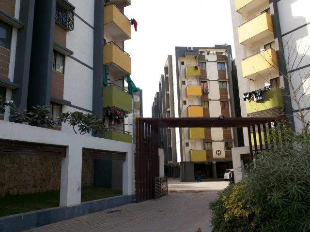 2 BHK Apartment in Jagatpur for resale Ahmedabad. The reference number is 15628881