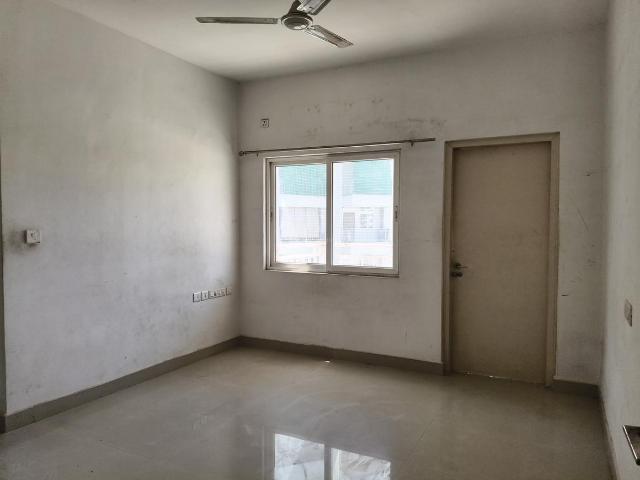 2 BHK Apartment in Jagatpur for resale Ahmedabad. The reference number is 19998698