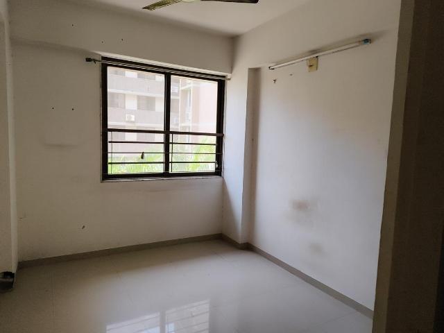 2 BHK Apartment in Jagatpur for resale Ahmedabad. The reference number is 20389824