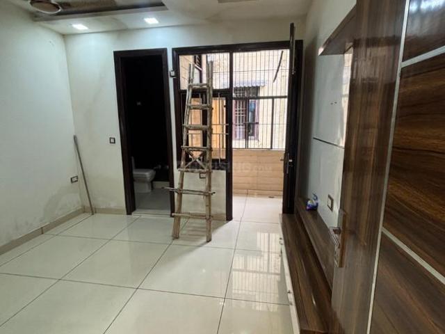 2 BHK Apartment in Janakpuri for rent New Delhi. The reference number is 21002964