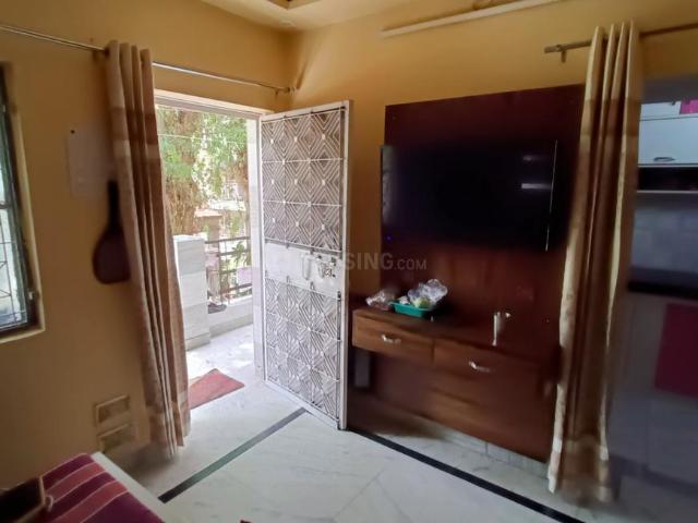 2 BHK Apartment in Janakpuri for resale West Delhi. The reference number is 12663408