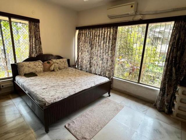 2 BHK Apartment in Juhu for rent Mumbai. The reference number is 19730486