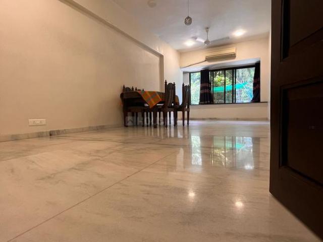 2 BHK Apartment in Juhu for resale Mumbai. The reference number is 14796662