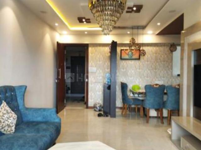 2 BHK Apartment in Vile Parle West for resale Mumbai. The reference number is 16215639