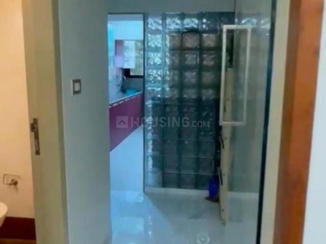 2 BHK Apartment in Juhu for resale Mumbai. The reference number is 20063432