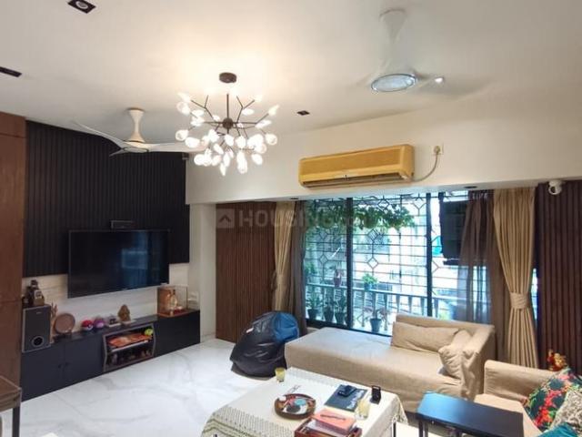 2 BHK Apartment in Juhu for resale Mumbai. The reference number is 20705138