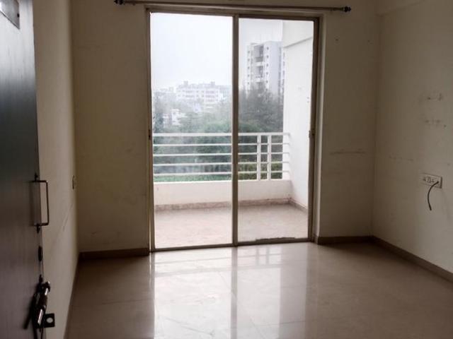 2 BHK Apartment in Loni Kalbhor for rent Pune. The reference number is 20642696