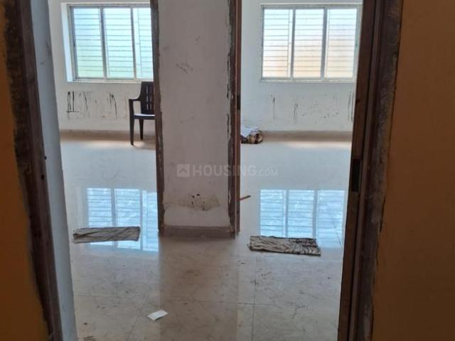 2 BHK Apartment in Lake Town for resale VIP Road. The reference number is 17257633