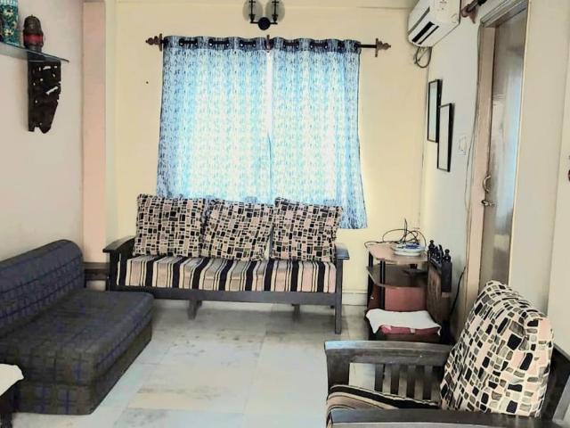 2 BHK Apartment in Lake Gardens for rent Kolkata. The reference number is 19613956