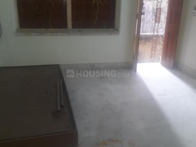 2 BHK Apartment in Lake Gardens for rent Kolkata. The reference number is 19295404