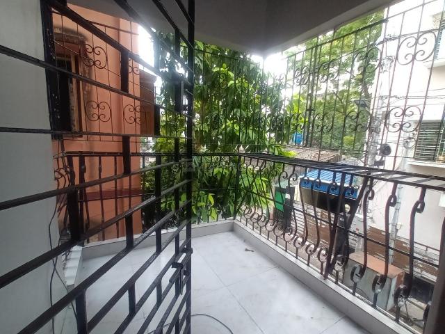 2 BHK Apartment in Lake Gardens for rent Kolkata. The reference number is 20479732