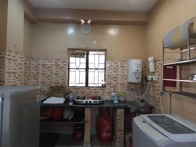 2 BHK Apartment in Lake Gardens for rent Kolkata. The reference number is 20359766
