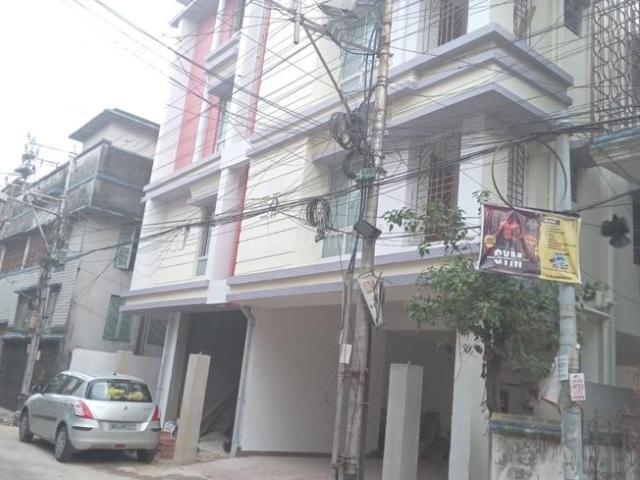 2 BHK Apartment in Lake Gardens for resale Kolkata. The reference number is 16539456