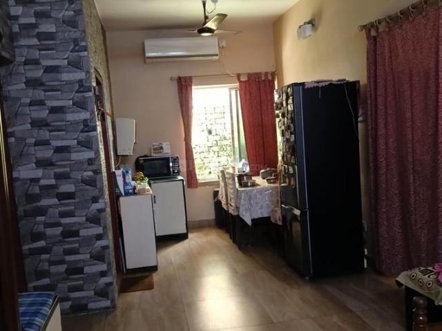 2 BHK Apartment in Lake Gardens for resale Kolkata. The reference number is 19873498
