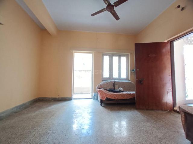 2 BHK Apartment in Lake Gardens for resale Kolkata. The reference number is 20148280