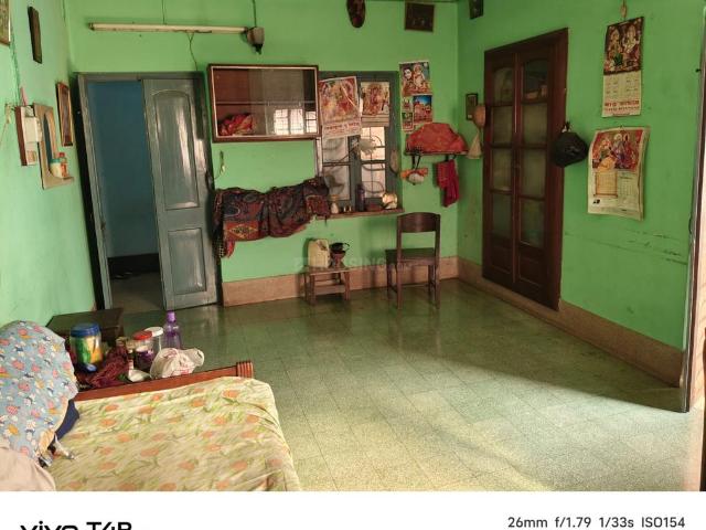 2 BHK Apartment in Lake Gardens for resale Kolkata. The reference number is 20254537