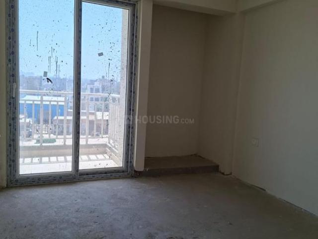 2 BHK Apartment in Lal Kuan for resale Ghaziabad. The reference number is 19962247