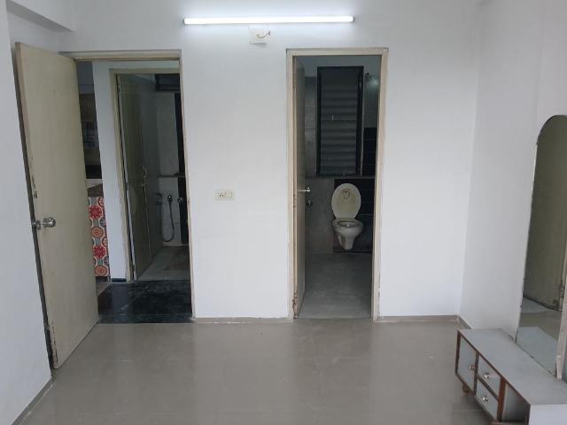 2 BHK Apartment in Motera for rent Ahmedabad. The reference number is 13673505