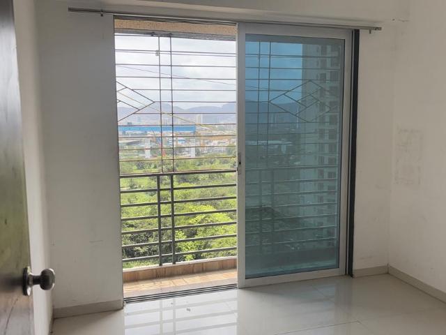 2 BHK Apartment in Mothi Desai Gaon for rent Thane. The reference number is 20284094