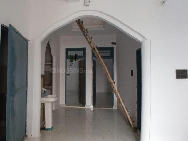 2 BHK Apartment in Modipuram for rent Meerut. The reference number is 20995770
