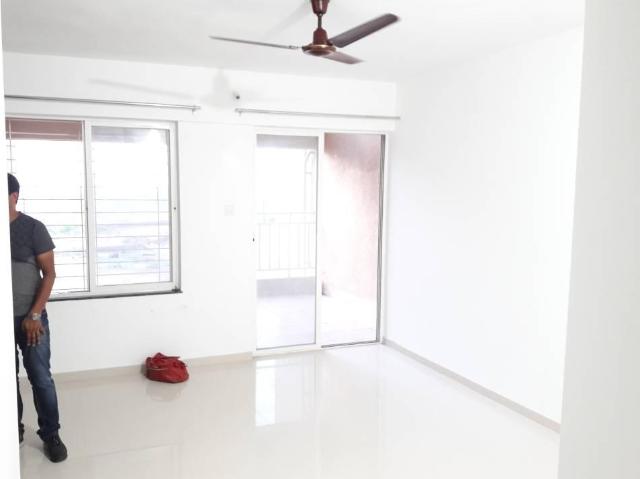 2 BHK Apartment in Mohammed Wadi for resale Pune. The reference number is 17797008