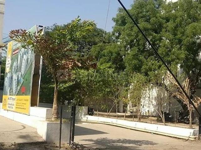 2 BHK Apartment in Mohammed Wadi for resale Pune. The reference number is 20185004