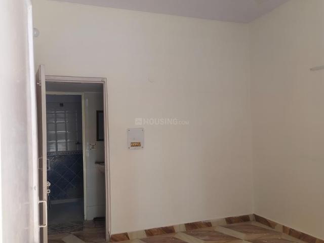 2 BHK Apartment in Mayur Vihar Phase 1 for rent New Delhi. The reference number is 19914154