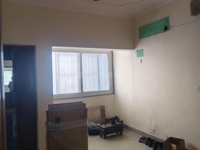 2 BHK Apartment in Mayur Vihar Phase 1 for resale New Delhi. The reference number is 19634007