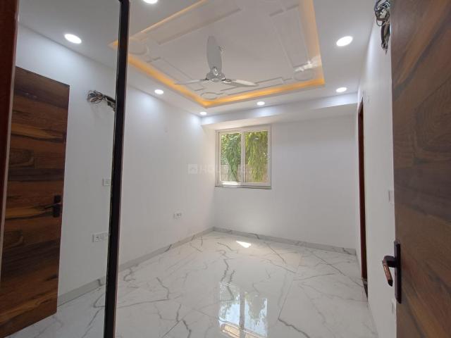 2 BHK Apartment in Madhu Vihar for resale New Delhi. The reference number is 20840949