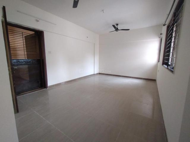 2 BHK Apartment in Magarpatta City for rent Pune. The reference number is 18043593