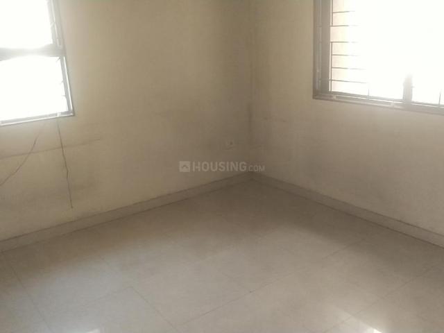 2 BHK Apartment in Magarpatta City for rent Pune. The reference number is 19464191