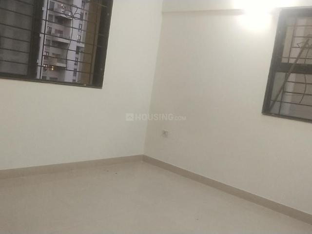 2 BHK Apartment in Magarpatta City for rent Pune. The reference number is 19557595