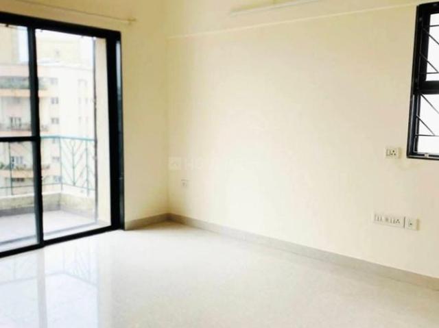 2 BHK Apartment in Magarpatta City for rent Pune. The reference number is 19633223