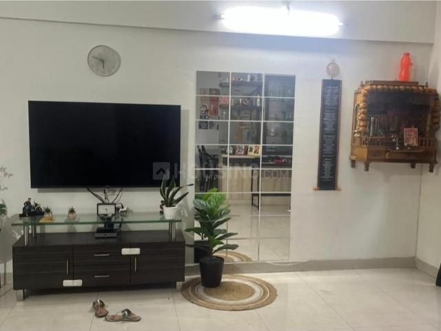 2 BHK Apartment in Magarpatta City for rent Pune. The reference number is 19747003