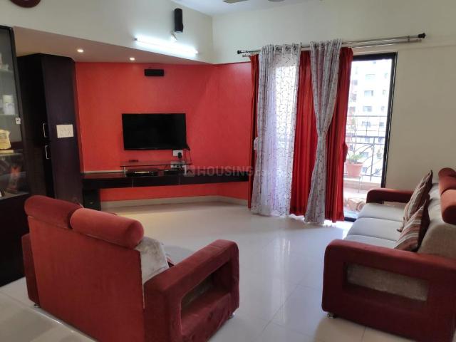 2 BHK Apartment in Magarpatta City for rent Pune. The reference number is 20414849