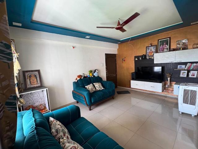 2 BHK Apartment in Magarpatta City for rent Pune. The reference number is 20440899