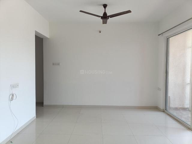 2 BHK Apartment in Magarpatta City for rent Pune. The reference number is 20481298