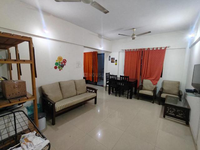2 BHK Apartment in Magarpatta City for rent Pune. The reference number is 20649008