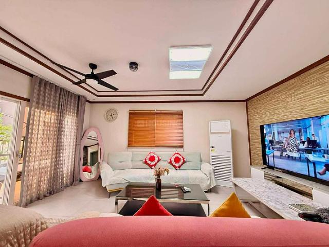 2 BHK Apartment in Magarpatta City for rent Pune. The reference number is 20686062