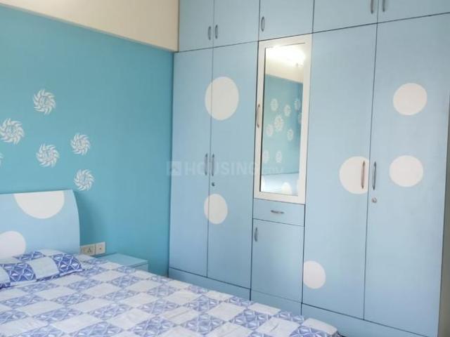 2 BHK Apartment in Magarpatta City for rent Pune. The reference number is 20727404