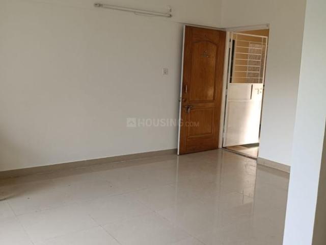 2 BHK Apartment in Magarpatta City for rent Pune. The reference number is 20752263