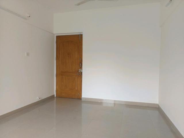 2 BHK Apartment in Magarpatta City for rent Pune. The reference number is 20040147
