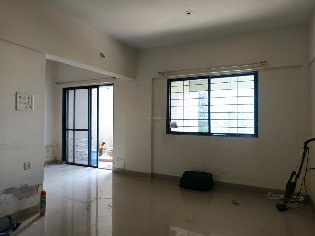 2 BHK Apartment in Magarpatta City for rent Pune. The reference number is 20321391
