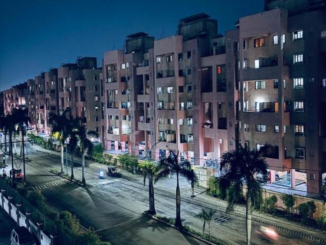 2 BHK Apartment in Magarpatta City for rent Pune. The reference number is 20358445