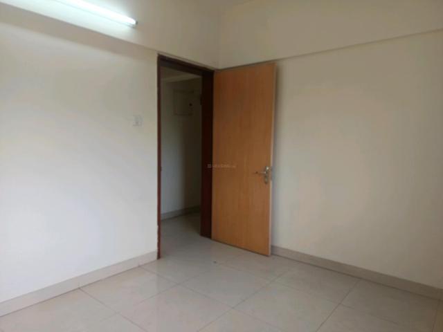 2 BHK Apartment in Magarpatta City for rent Pune. The reference number is 20363805