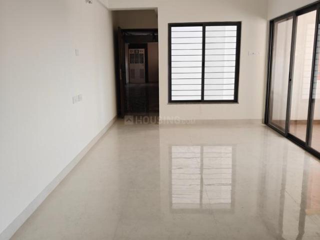 2 BHK Apartment in Magarpatta City for rent Pune. The reference number is 20376234